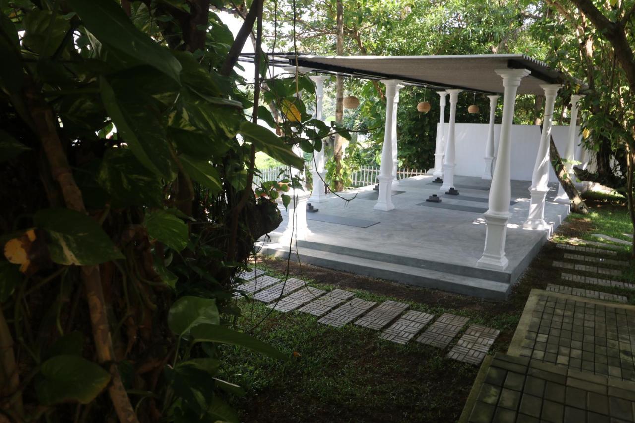 Lake House Hikka Hikkaduwa Buitenkant foto